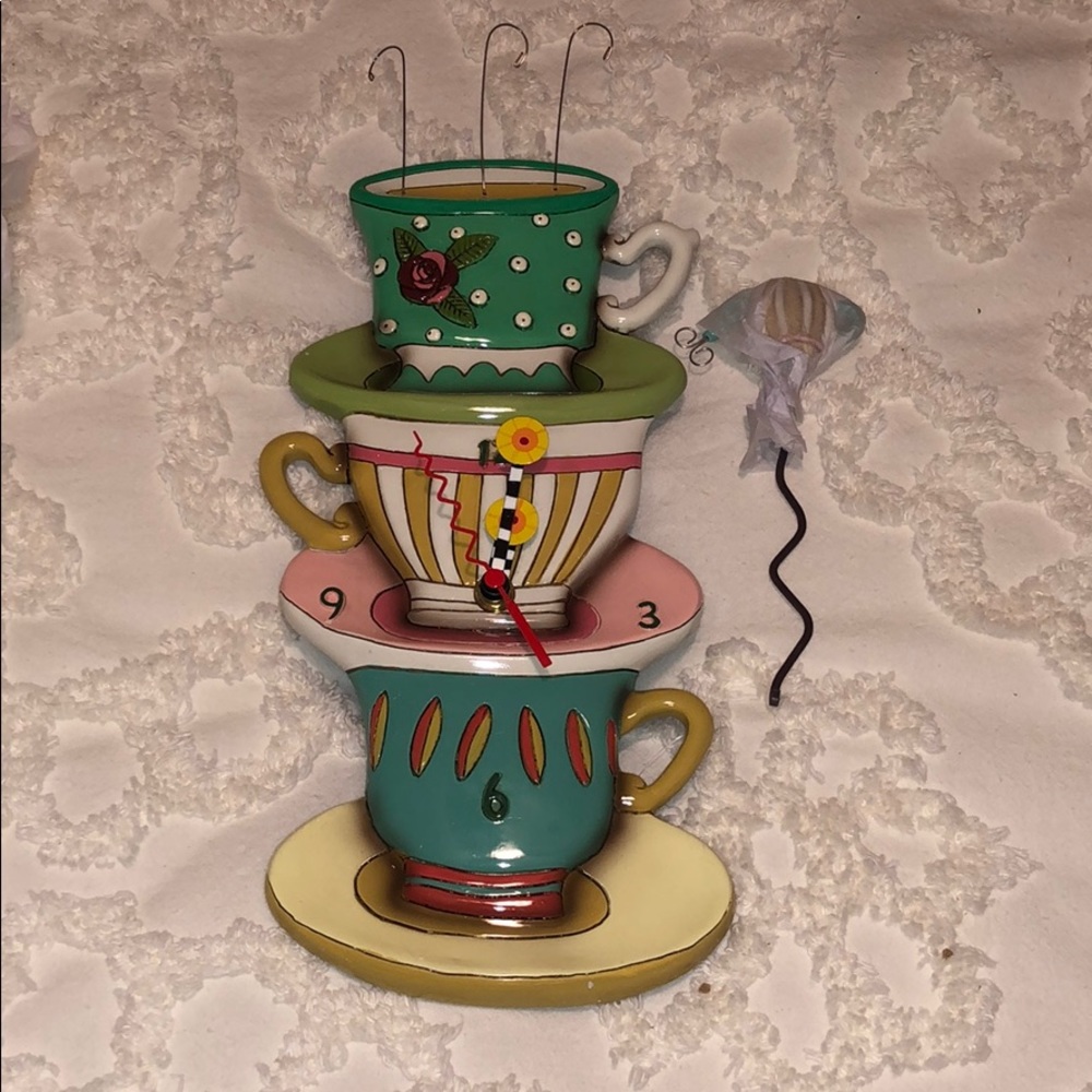 Tea cup clock